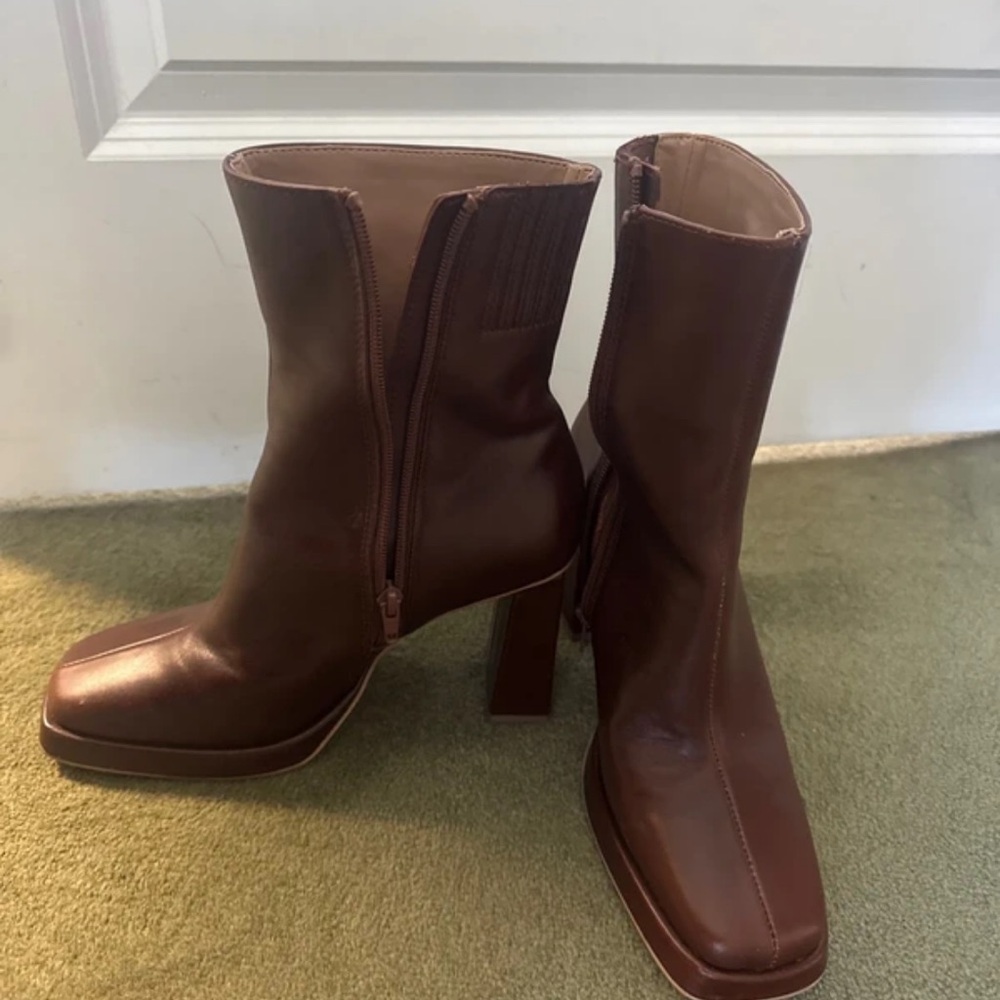 Chic Brown Leather Heeled Boots